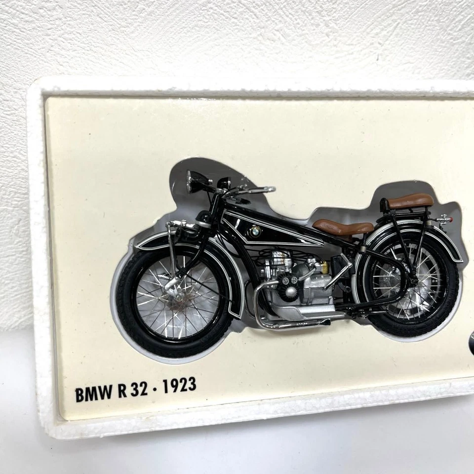 Minichamps Pma Bmw R 32 1923 Diecast Miniature Bike Replica Motorcycle Model - Image 4 of 4