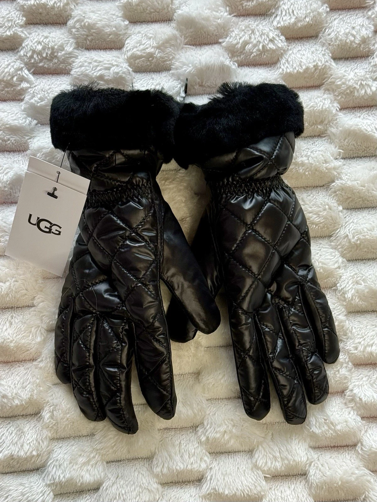 NEW UGG Size S/M Women's Gloves Black Shearling Cuff Leather Palm Quilted TOUCH