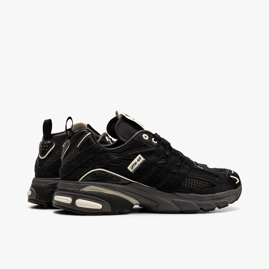 靴 adidas ADISTAR CUSHION SFTM CORE BLACK adidas Black Adistar Cushion SFTM Sneakers