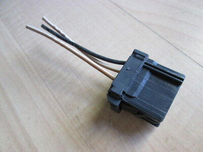 Freightliner Cascadia AMP 8-968970-2 Connector for Lane Alert 