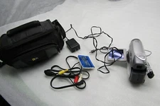 JVC GR-D350U Digital Video Camera Mini DV Camcorder ** FOR PARTS ONLY!! **