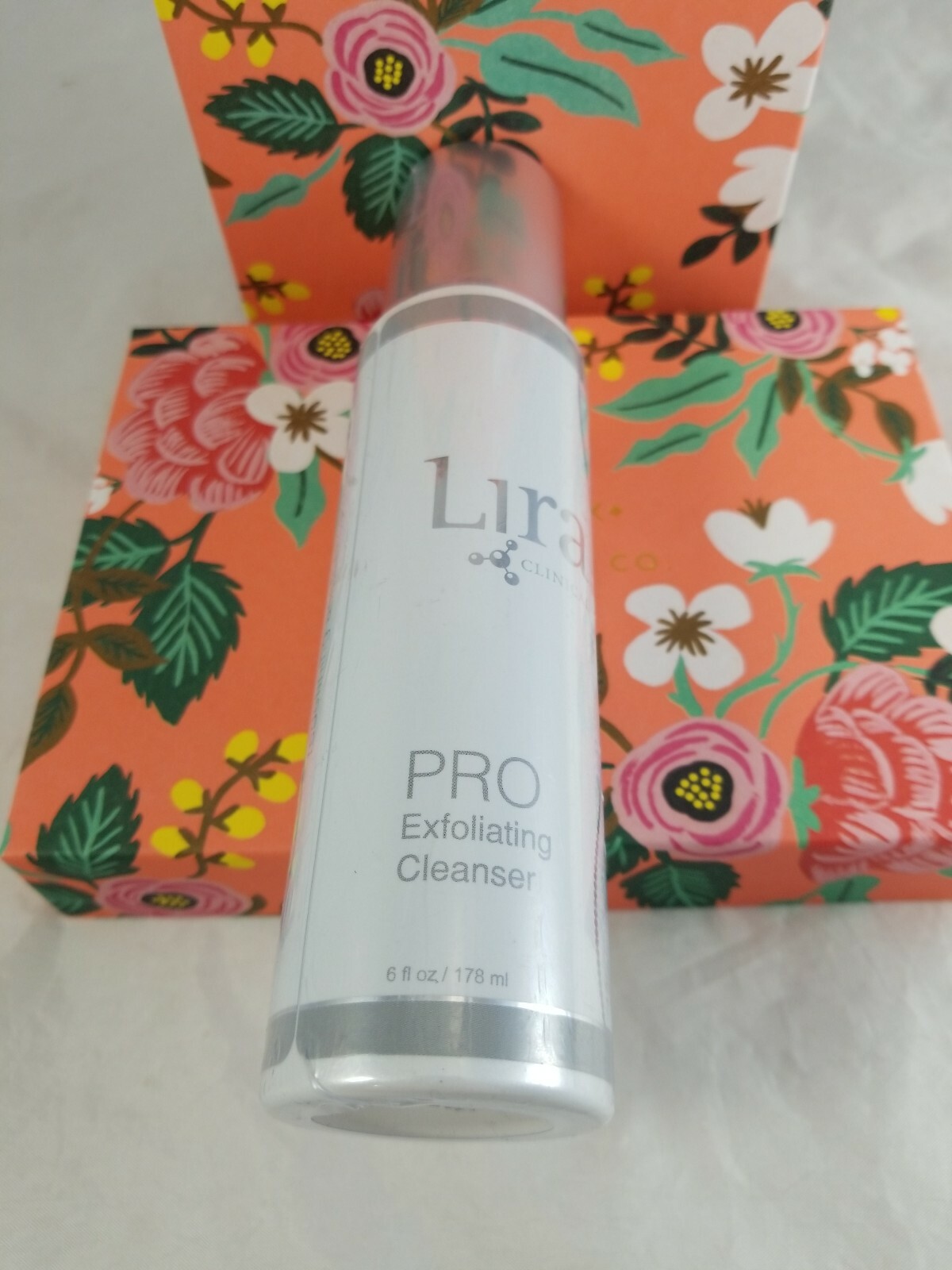 lira pro exfoliating cleanser