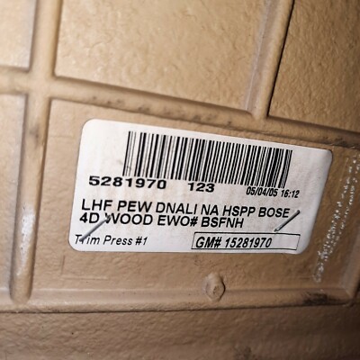 03-04-05-06 GMC YUKON DENALI PEWTER GREY CODE 922 Drivers Door