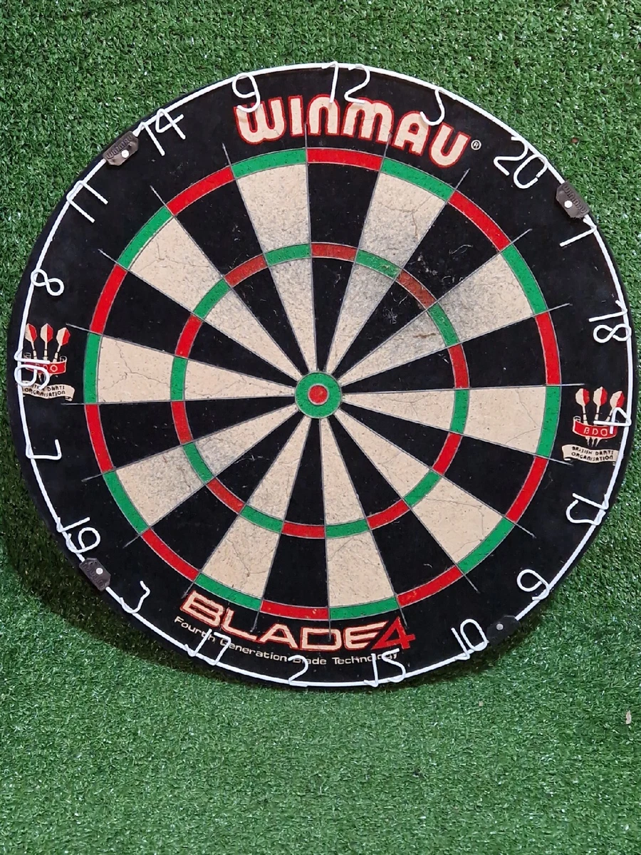 Winmau Blade 4 Bristle Dartboard And Set Matttroy