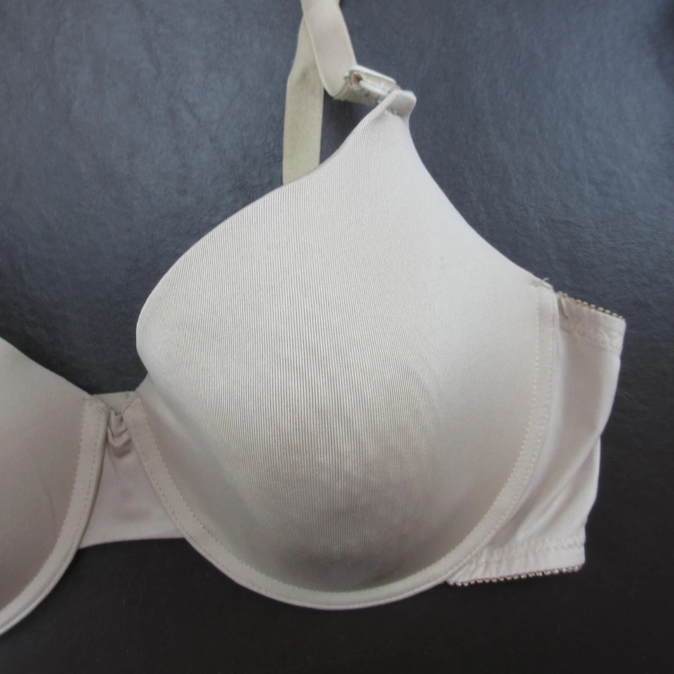 Sujetador Fruit of the Loom 42D Beige Acolchado Con Aros Cierre Ajustable Espalda Foto 4 de 4