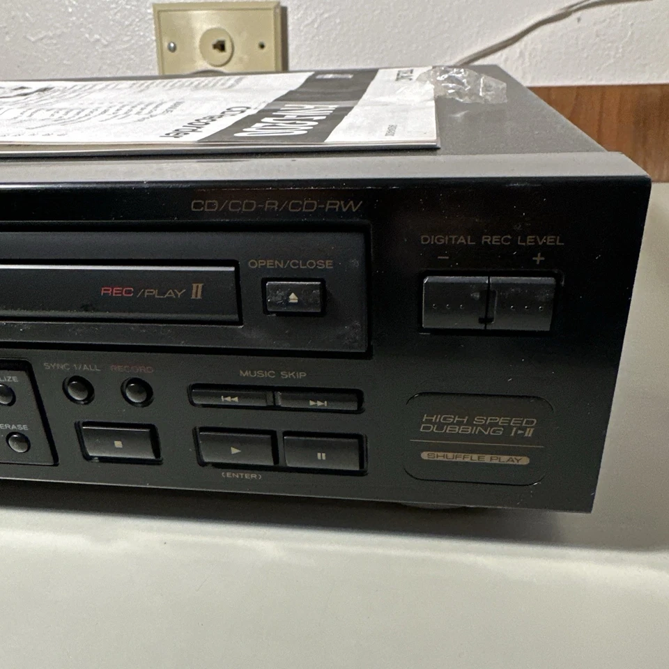 Vintage TEAC RW-D200 CD Player Recorder 2001 Audio Disc Stereo Unit - Image 4 of 4