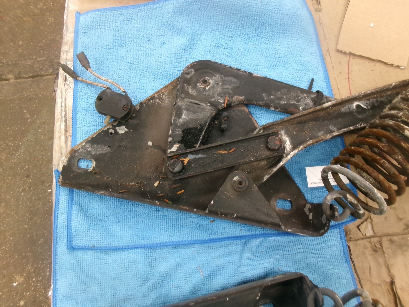 Rolls-Royce Silver Shadow 1965-1980 Front Engine lid hinges Set