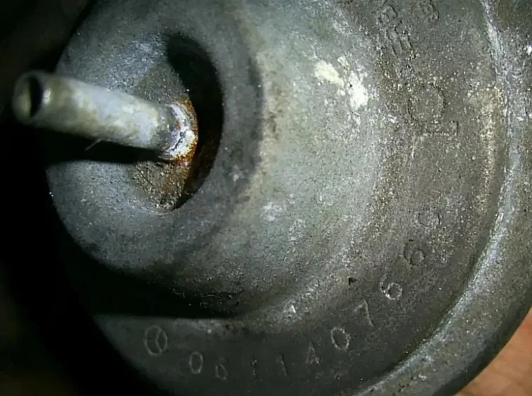 Mercedes-Benz S-KL 500 SEC C140 (W140) (4) EGR Exhaust Gas Recirculation Valve 0011407660 - Image 2 of 2