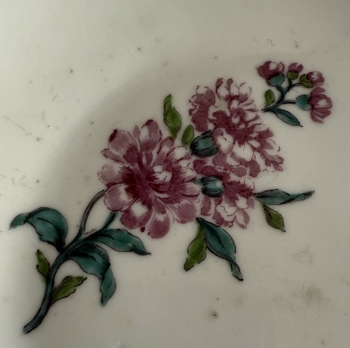 Antiguo plato de postre Chelsea en forma de corazón, con insectos y flores C 1750 - Imagen 3 de 19