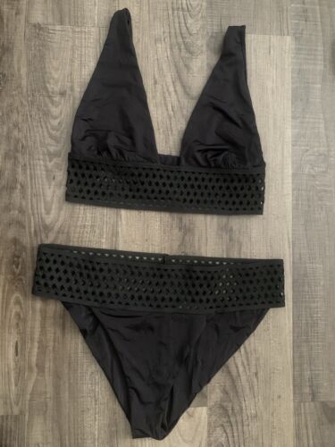 Beach Bunny Hayden 2 Piece Bikini Set Black Size DD (Top) Size 14 (Bottom)