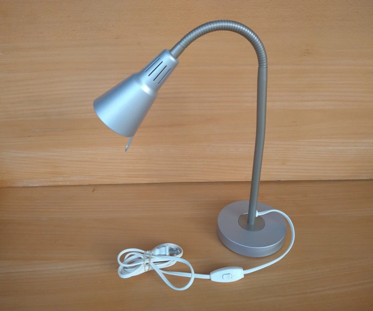 Ikea Kvart Goose Silver Neck B0603 Bendy Table Lamp w ON OFF Cord Switch
