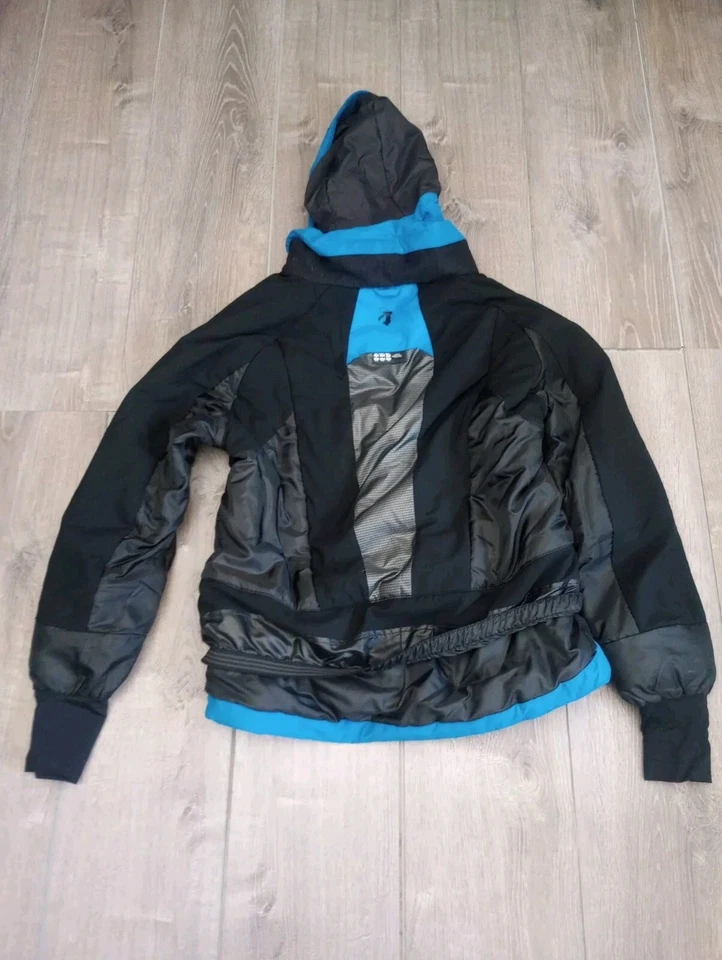Descente Ski Jacket 3D Motion Size USA LARGE FLAWS READ 👇 - Image 3 of 4