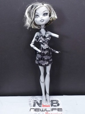 frankie stein skull shores