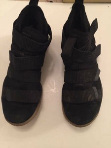 lebron 11 soldier black gum