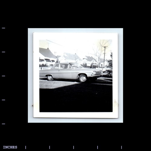 Old Vintage Photo CLASSIC CAR DRIVEWAY 1962 CHEVY IMPALA CHEVROLET BEL