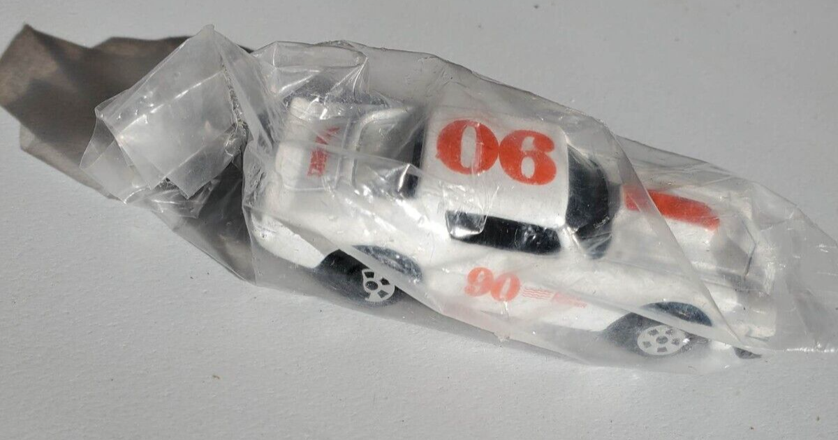 VINTAGE ERTL HARDEES ROAD RUNNER #90 CAMARO Z28 - NOS | eBay