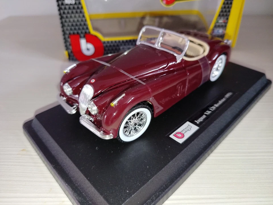 Jaguar Xk 120 Roadster 1/24  Burago Bburago Vintage Old Model No Maisto Solido - Immagine 2 di 4