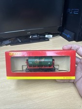 HORNBY R127 Castrol Tank wagon OO GAUGE BOXED
