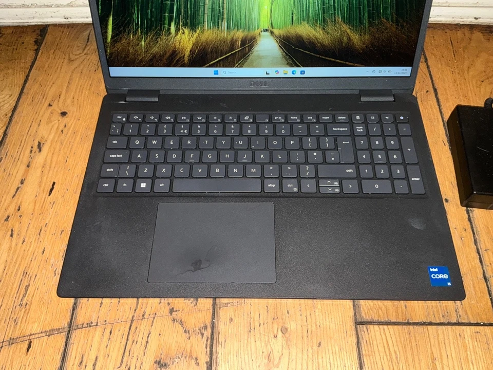 Dell Latitude 3520 · i5-1135G7 · 16GB · 512GB, photo 2 of 5