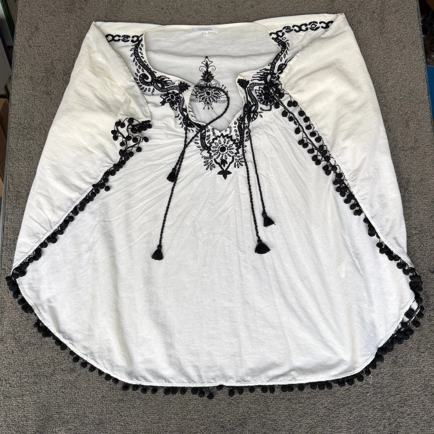 OndadeMar White Embroidered Cotton Poncho Top Pom Pom Trim Tassel Ties Large