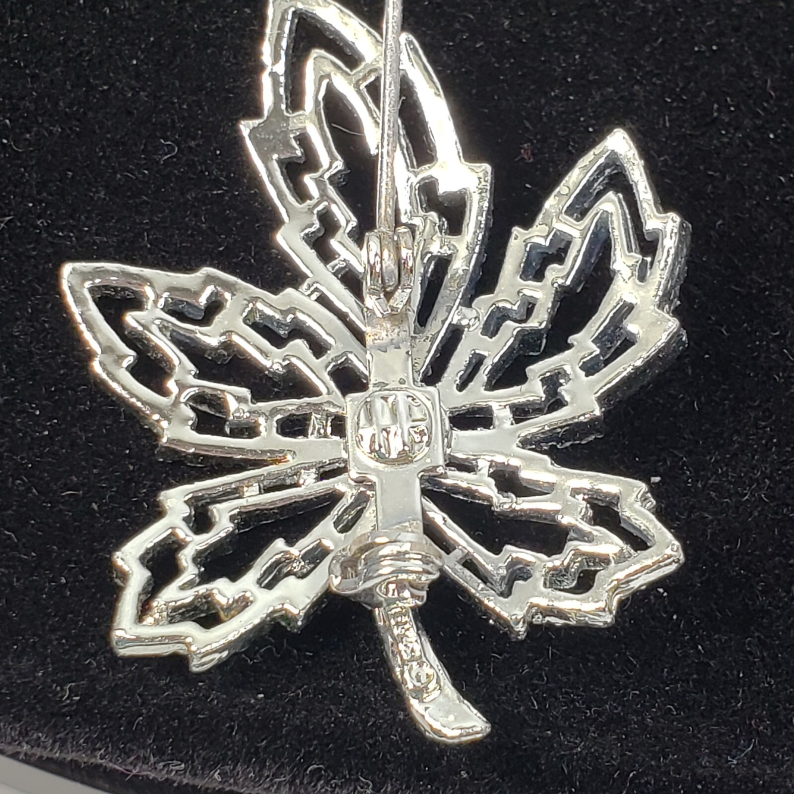 Signed Gerry's Maple Leaf Brooch Silver Tone Text… - image 12