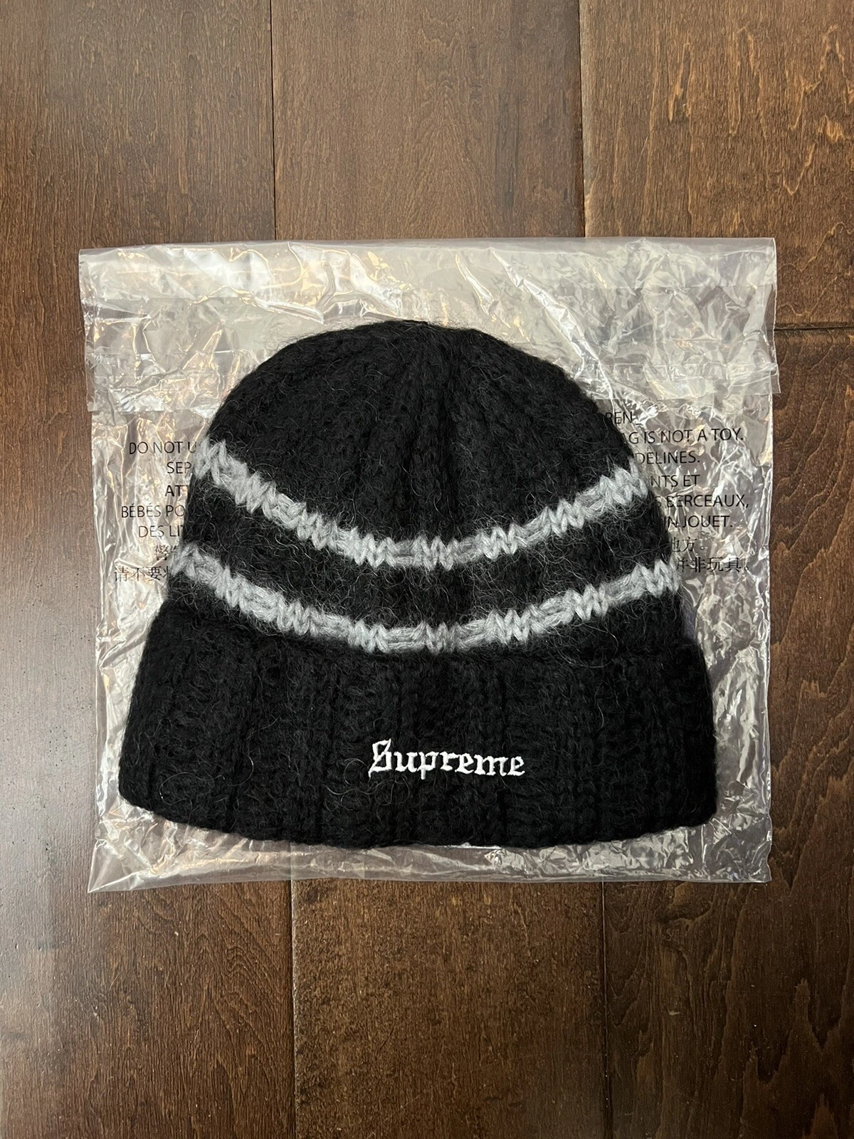 Supreme FW24 Bonnet brodé mohair rayures brossées noir taille unique neuf EN MAIN