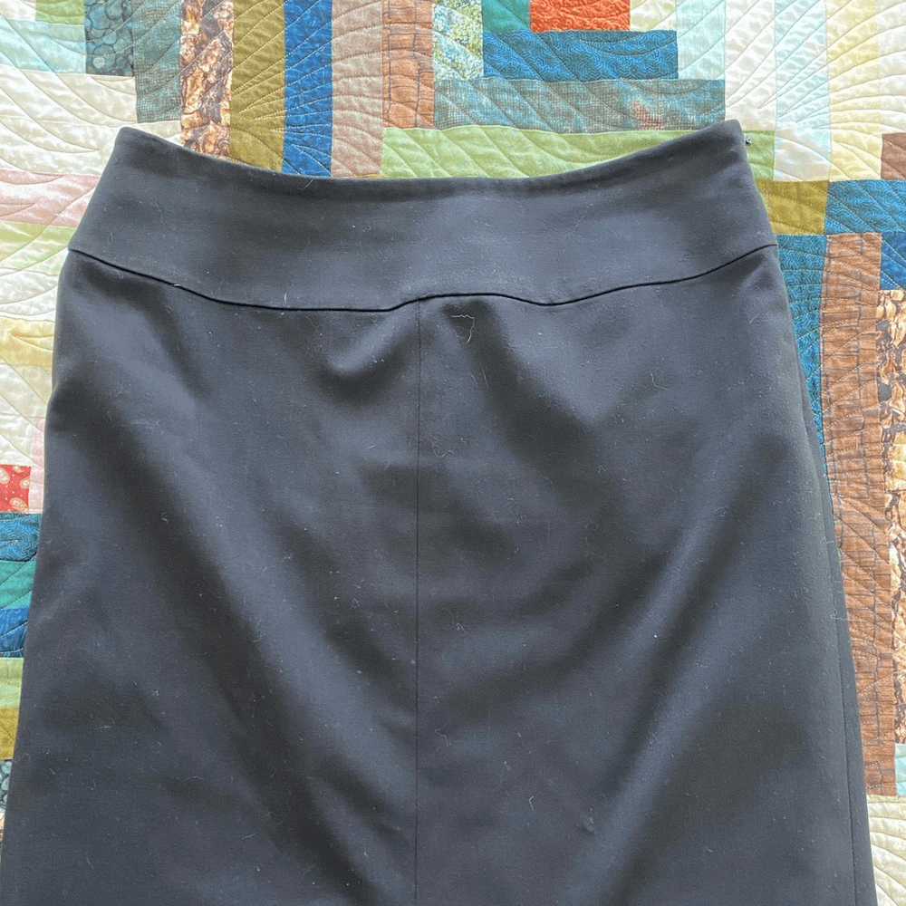 Sleek Black Mini Skirt for Women - Stylish & Versatile-image