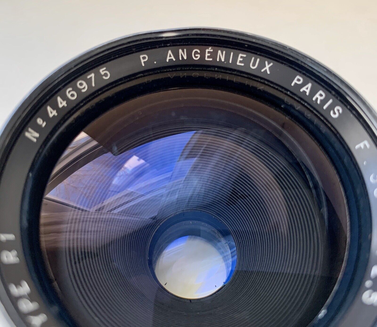 P. Angenieux Paris F 35mm 1:2.5 Retrofocus Type R1 Lens Praktina