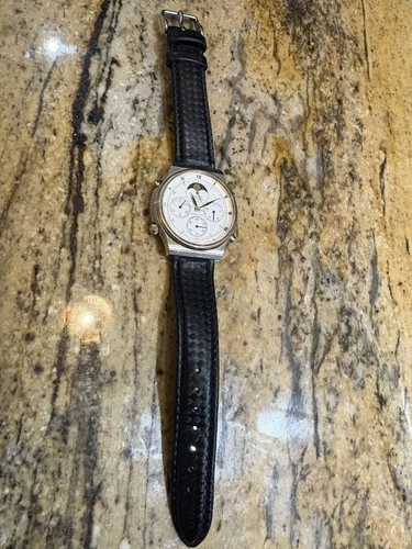 Vintage Seiko 7A48-7009 Quartz Chronograph Moon phase New battery. ( Read)