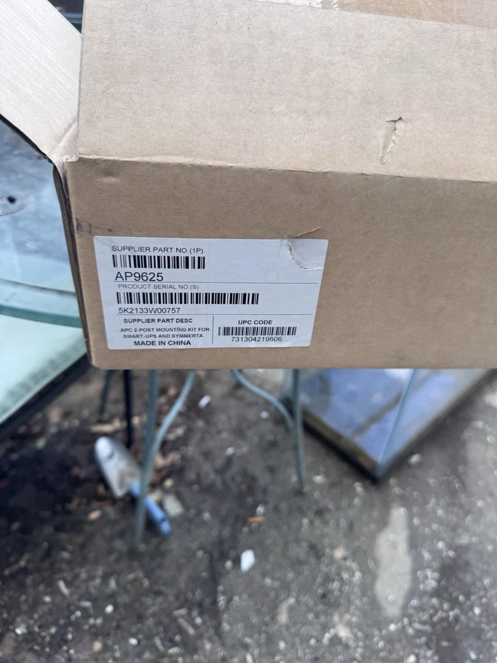 APC AP9625 2-Post Mounting Kit for Smart-UPS and Symmerta - Image 2 of 3