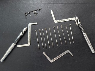 Multipick Elite Dimple Pick Set with leather roll 2 handles and 10 pick flags
