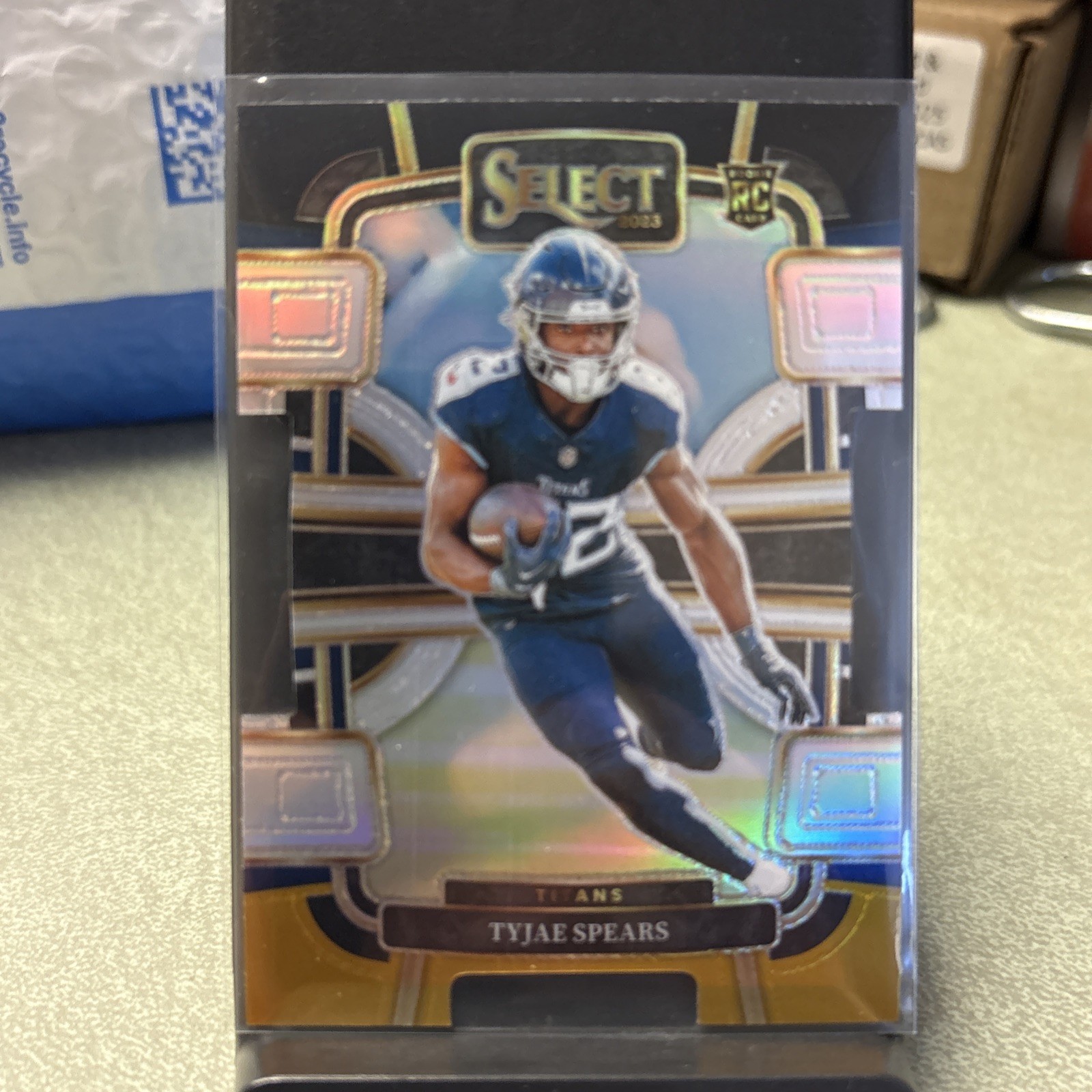 2023 Panini Select-Concourse Tyjae Spears Black & Gold Prizm Die-Cut (RC) Titans