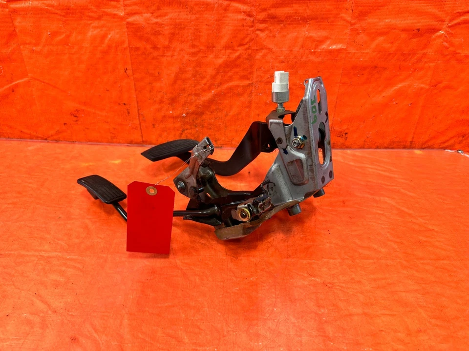 94-01 ACURA INTEGRA - MODELO TRANSMISIÓN AUTOMÁTICA - PEDAL DE GASOLINA Y FRENO OEM 309 Foto 4 de 4