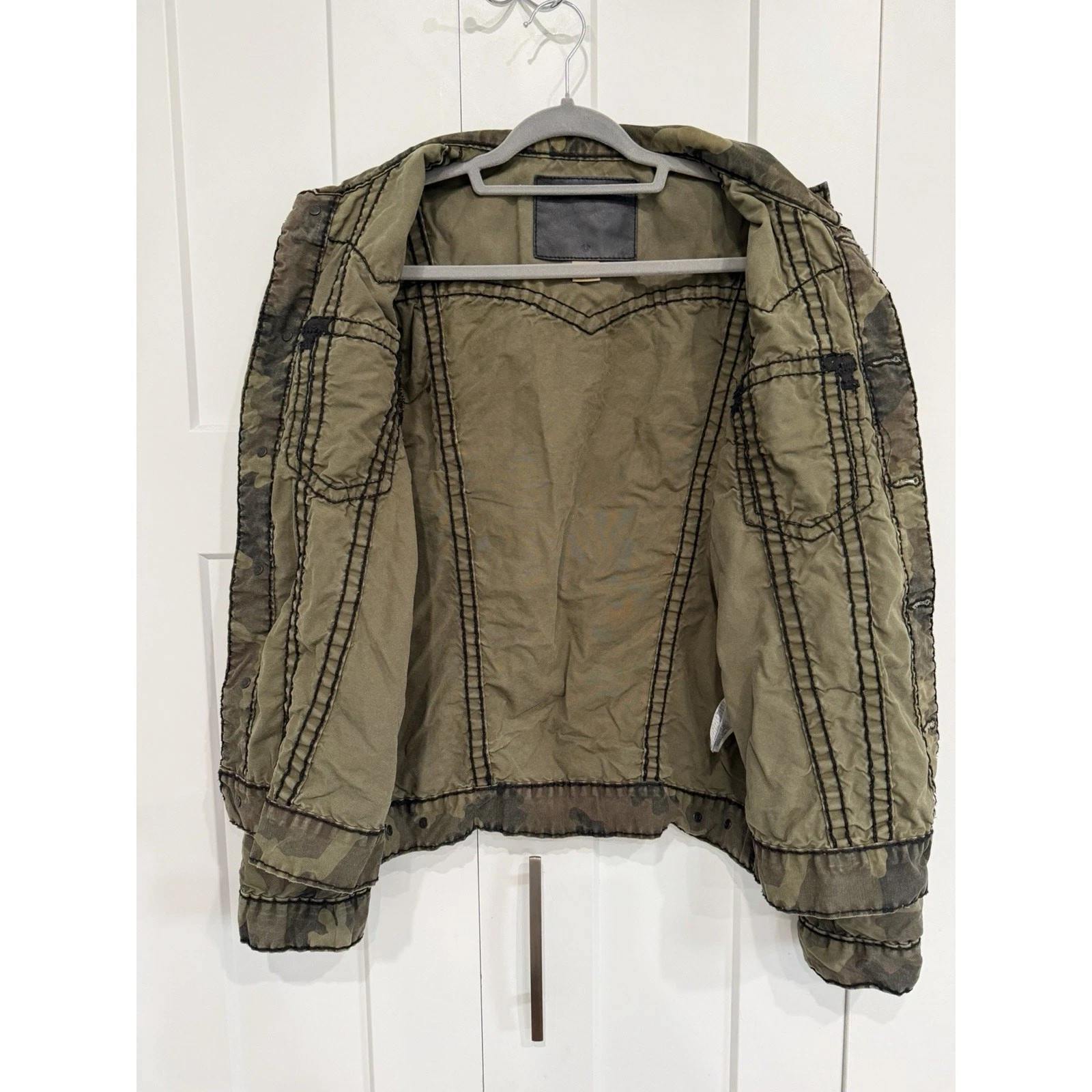 RARE True Religion Jimmy Super T Olive Green Camo Jacket Large image 3