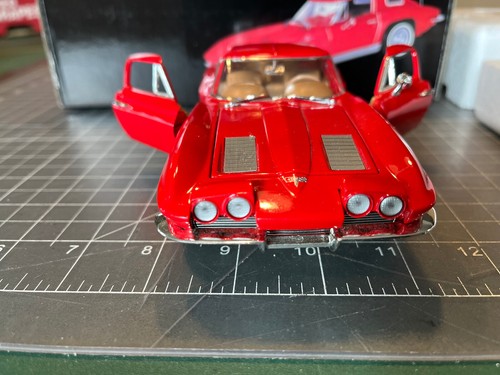 1963 CHEVROLET CORVETTE STINGRAY Team Caliber Classics Die Cast 1:24 Scale LN EX - Picture 14 of 24