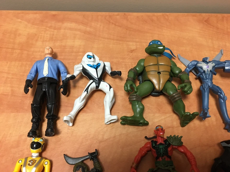 Lote de 10 Figuras de Acción Surtidas 3.5" TMNT Superman Power Rangers Foto 2 de 4