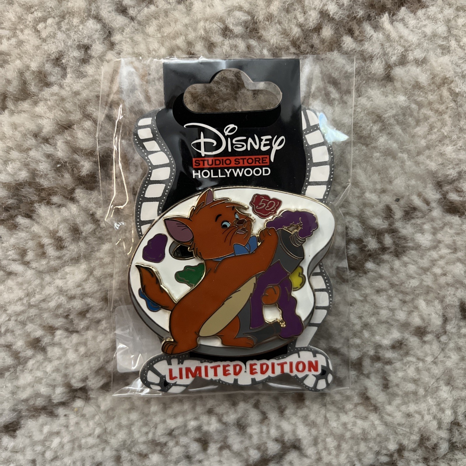 DSSH Aristocats 50th Anniversary Series Toulouse Painting Pin LE 400