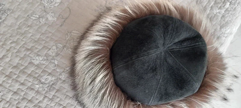 chapeau cuir et fourrure synthétique taille M - Photo 2/4