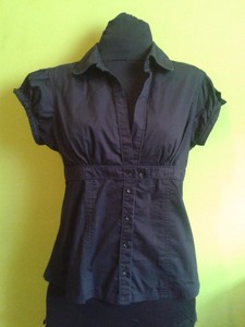 camisa negra stradivarius