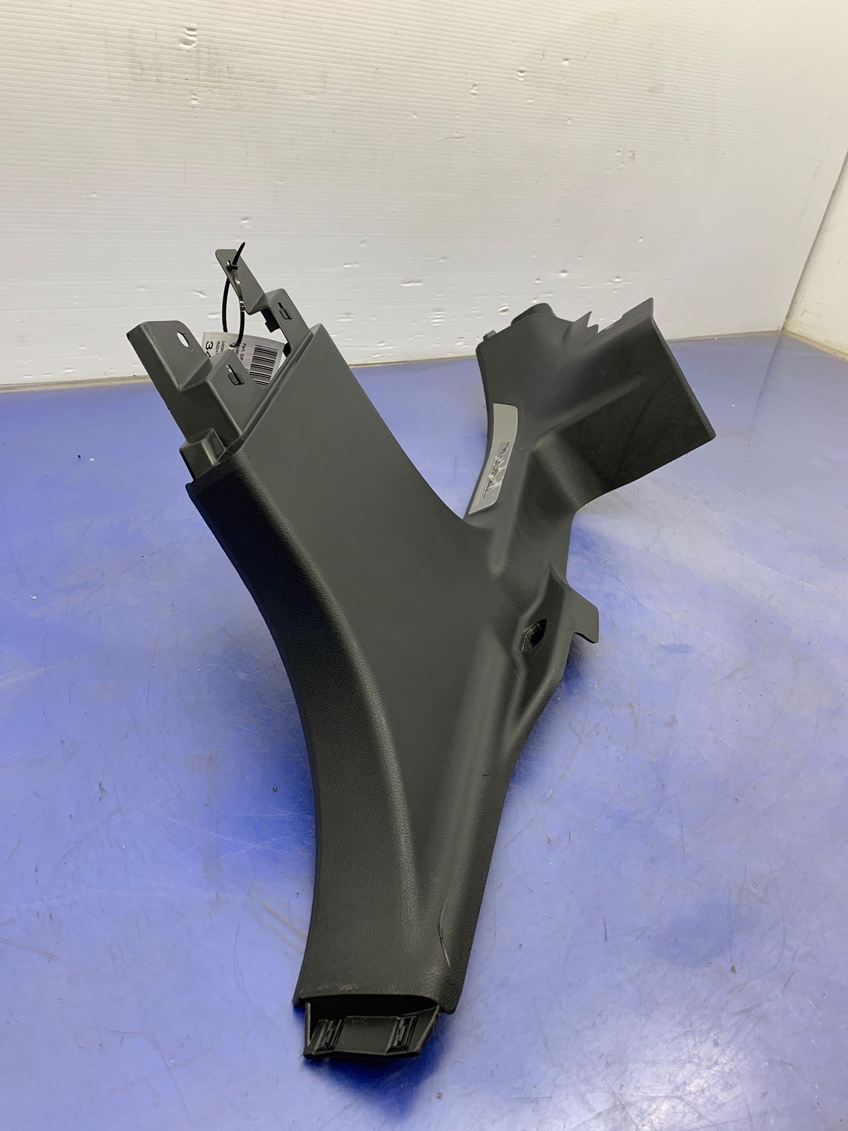 2017-2020 MASERATI LEVANTE M161 RIGHT REAR DOOR SILL SCUFF PLATE TRIM 670040377