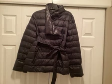 Lole  Women’s Maria Light Packable Puffer Wrap Jacket Size Small Black w/ Belt