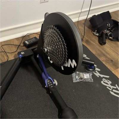 Wahoo KICKR Smart Trainer V5, Flywheel Resistance, shimano&XDR freehub included