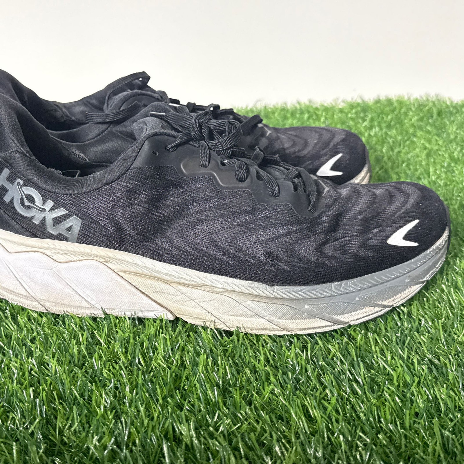 HOKA Arahi 6 Black and White Running Shoes thumbnail 4