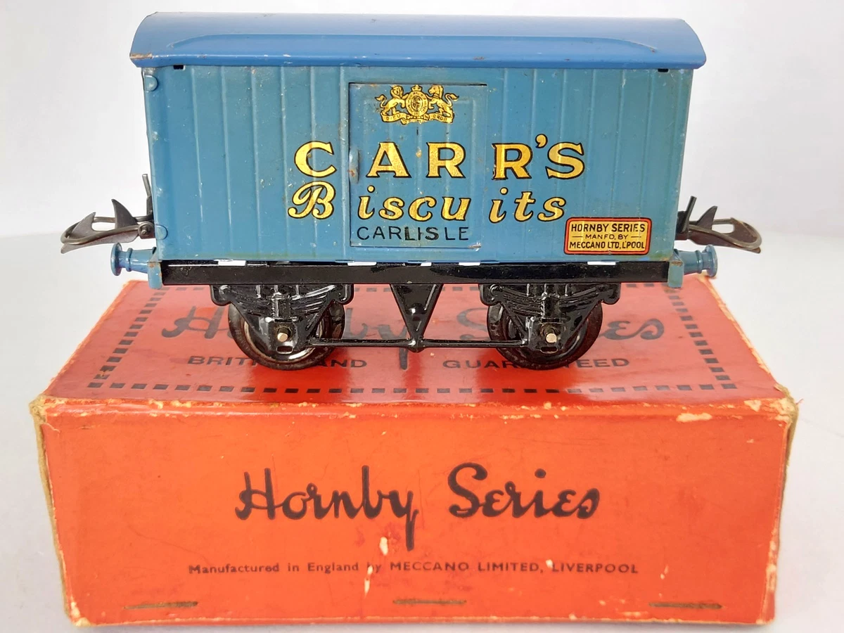 HORNBY O GAUGE NE FLAT WAGON 35968 & FURNITURE REMOVAL SERVICE