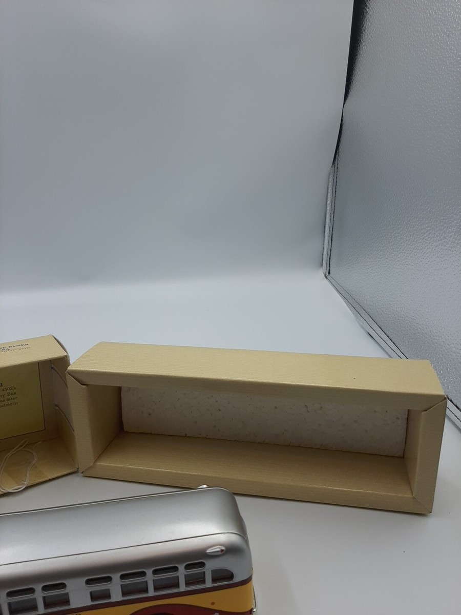 CORGI TOYS C330/2 MINI 30E ANNIVERSAIRE ROSE BLANC COMME NEUF EN BOÎTE