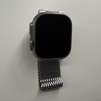 Apple Watch Ultra 49 mm Titan Silber, Edelstahl-Milanaiseband, iOS