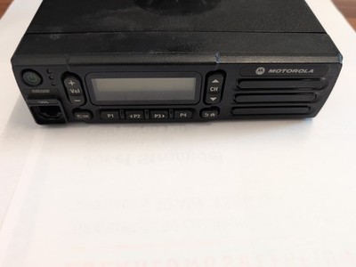 Motorola DM2600 DMR Mobilfunkgerät VHF 136 - 174 MHz inkl. Zubehör (Stromkabel)