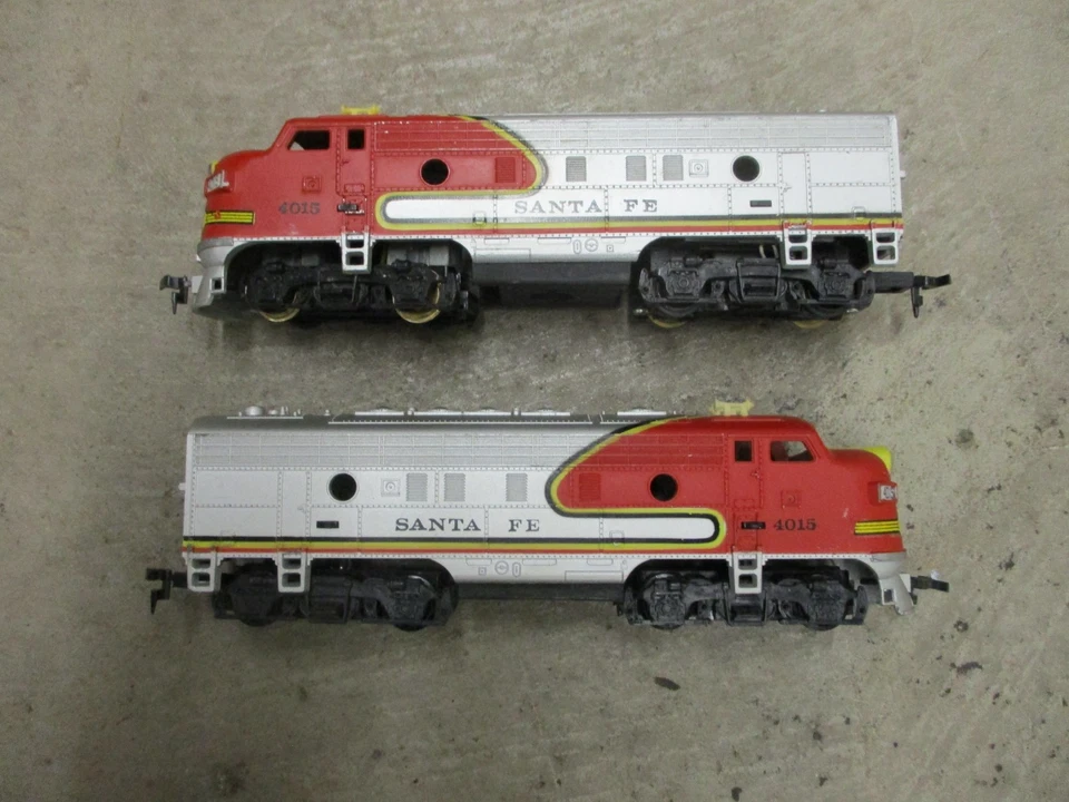 TYCO HO , Track Tested , F7- A & A- Dummy , Santa Fe #4015 - Image 2 of 4