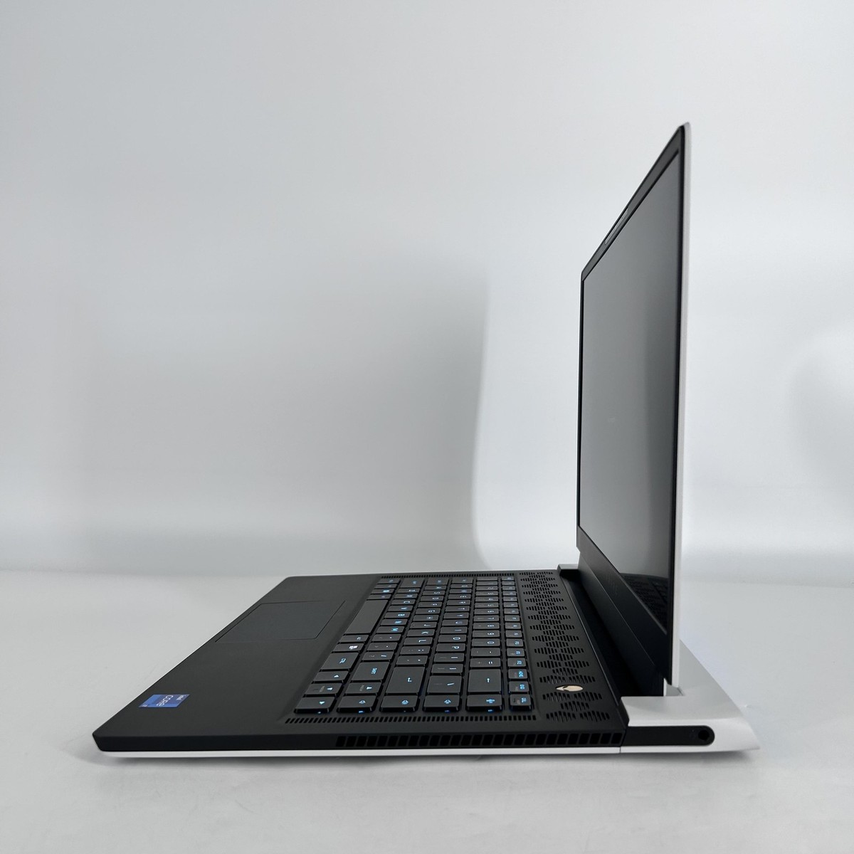Dell Alienware X15 R2 240Hz 2K 2.7 GHz i7-12700H 32GB 2TB SSD