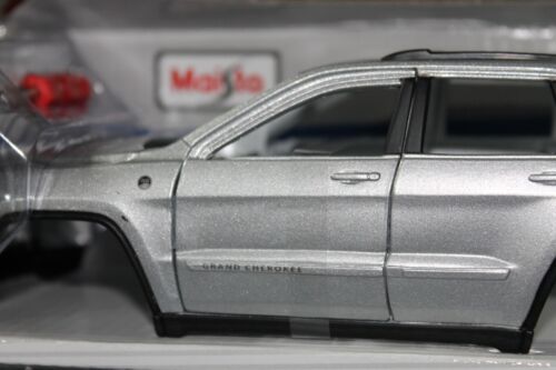 Jeep Grand Cherokee Laredo Maisto model kit Assembly Line 1:24 In scatola - Foto 6 di 8